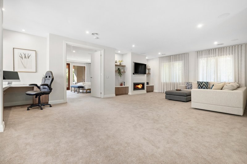 Photo - 44 Regent Street, Mount Waverley VIC 3149 - Image 17