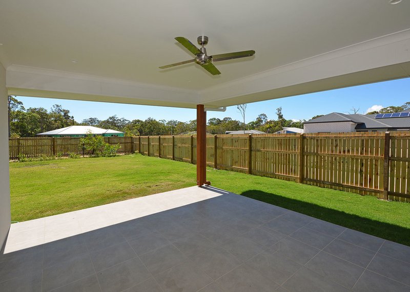 Photo - 44 Ronaldo Way, Urangan QLD 4655 - Image 2