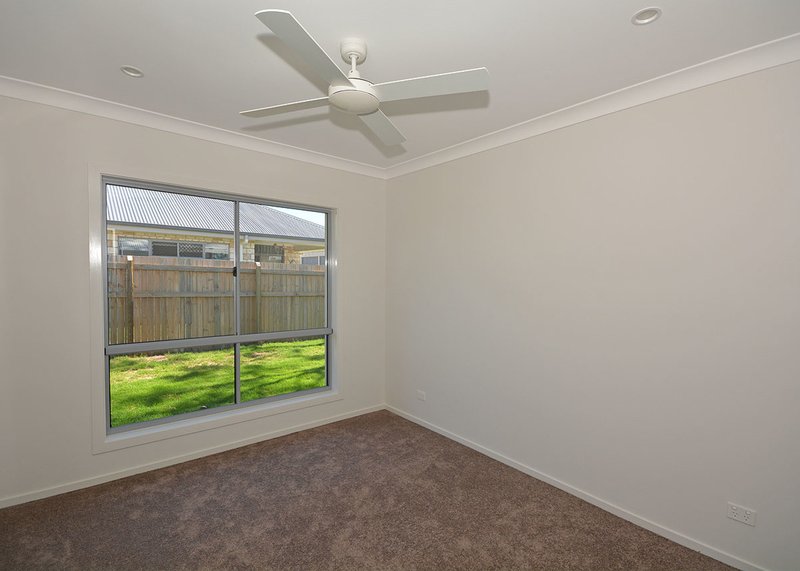 Photo - 44 Ronaldo Way, Urangan QLD 4655 - Image 13