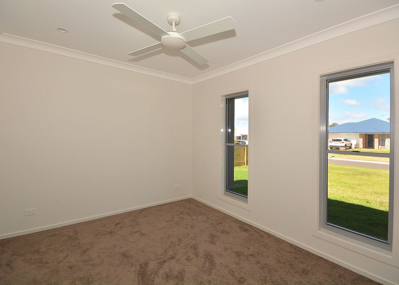 Photo - 44 Ronaldo Way, Urangan QLD 4655 - Image 15