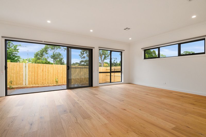 Photo - 44 Ruskin Ave , Croydon VIC 3136 - Image 3