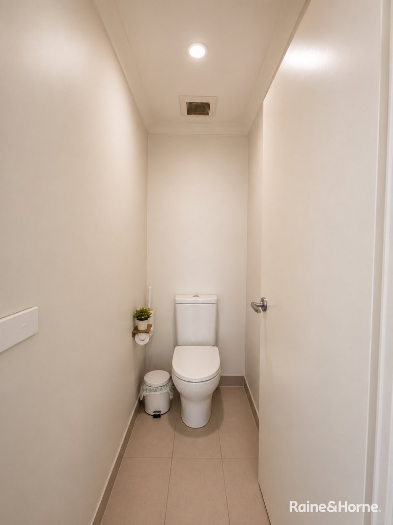 Photo - 44 Sahi Crescent, Roxburgh Park VIC 3064 - Image 10