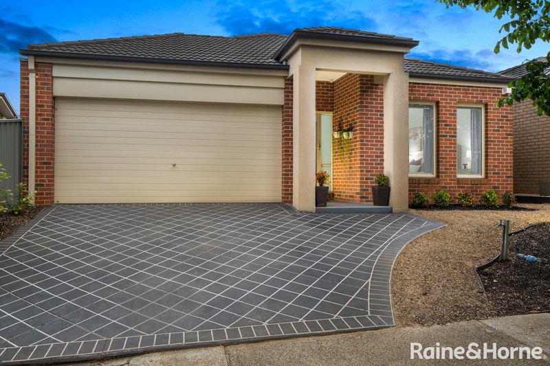 44 Salina Walk, Caroline Springs VIC 3023