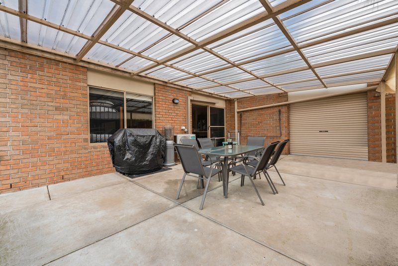 Photo - 44 Sandalwood Drive, Pakenham VIC 3810 - Image 11