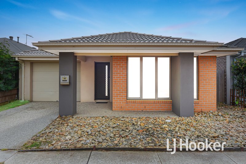 44 Scotland Circuit, Cranbourne West VIC 3977