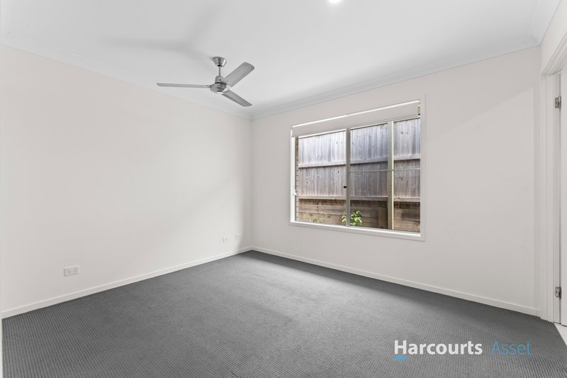 Photo - 44 Shilin Street, Yarrabilba QLD 4207 - Image 7