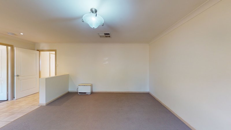 Photo - 44 Shoalhaven Parkway, Dubbo NSW 2830 - Image 7