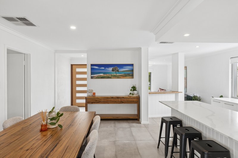 Photo - 44 Sillmon Way, Duncraig WA 6023 - Image 3