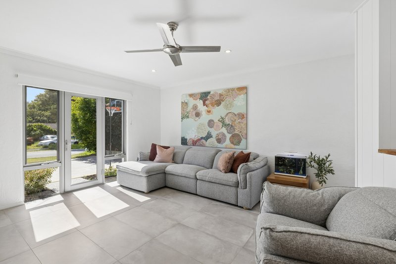 Photo - 44 Sillmon Way, Duncraig WA 6023 - Image 4