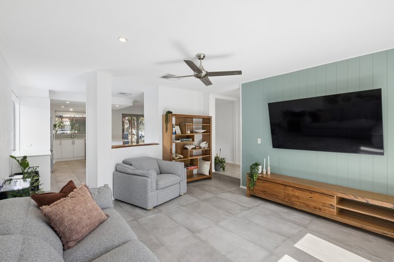Photo - 44 Sillmon Way, Duncraig WA 6023 - Image 5