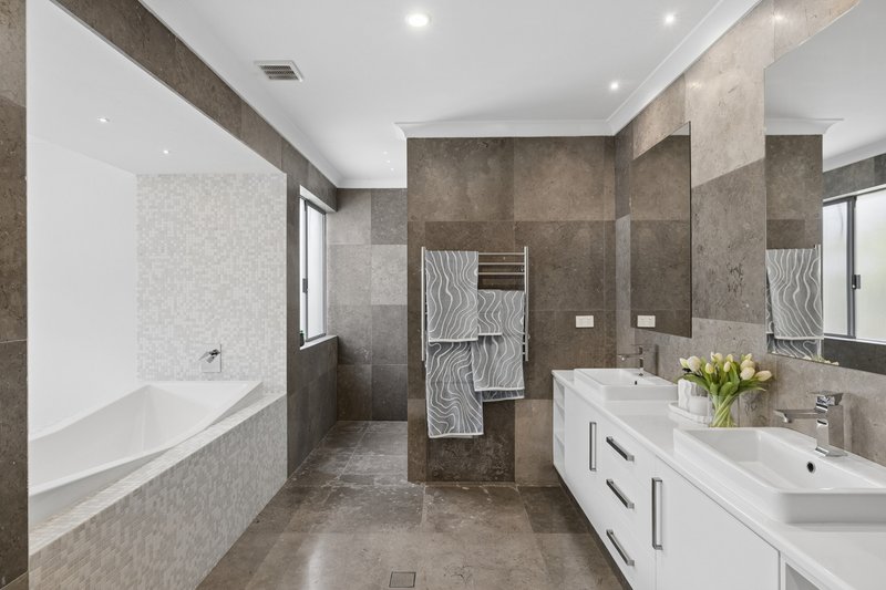 Photo - 44 Sillmon Way, Duncraig WA 6023 - Image 16