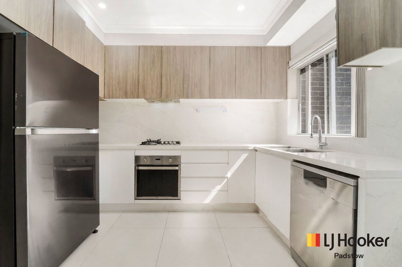 Photo - 44 Sphinx Avenue, Revesby NSW 2212 - Image 6