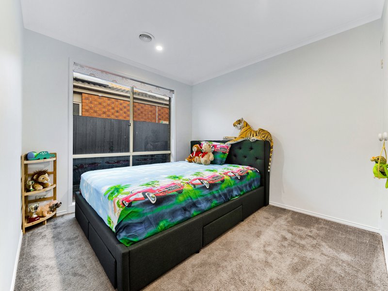 Photo - 44 Stephellen Way, Cranbourne West VIC 3977 - Image 14