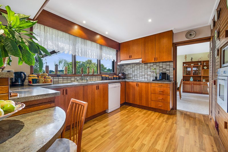 Photo - 44 Stocks Road, Mount Waverley VIC 3149 - Image 4