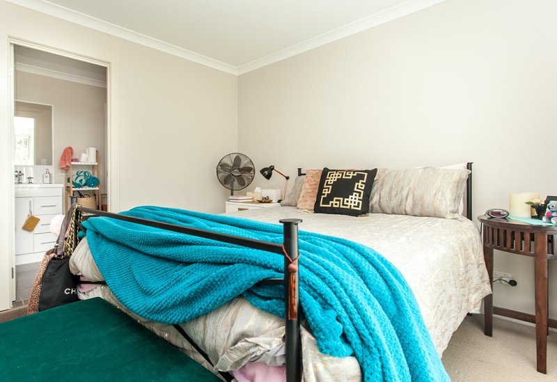 Photo - 44 Stonebridge Drive, Cessnock NSW 2325 - Image 9