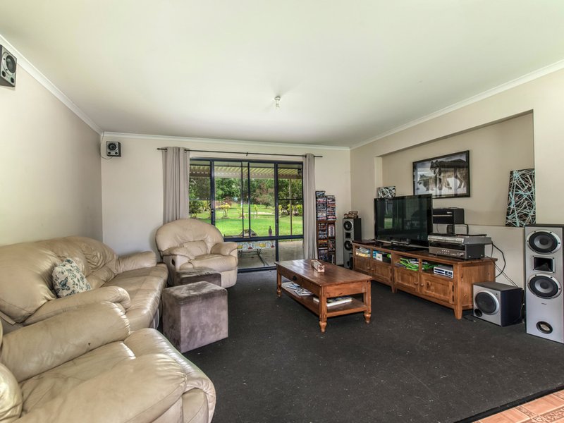 Photo - 44 Sugargum Place, Black Mountain QLD 4563 - Image 10