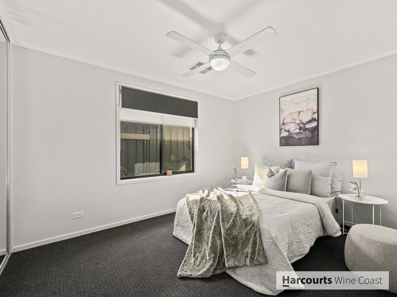 Photo - 44 Sunderland Crescent, Seaford SA 5169 - Image 12