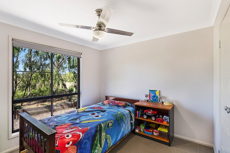 Photo - 44 Sunset Drive, Glenvale QLD 4350 - Image 7