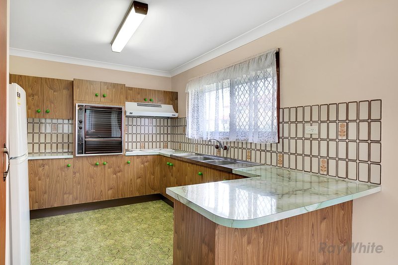 Photo - 44 Swanfield Street, Macgregor QLD 4109 - Image 7