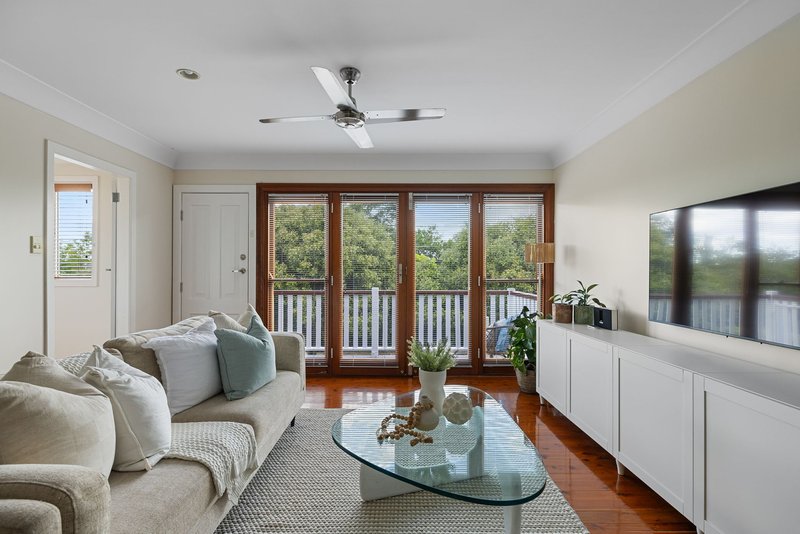 Photo - 44 Taabinga Street, Wavell Heights QLD 4012 - Image 2