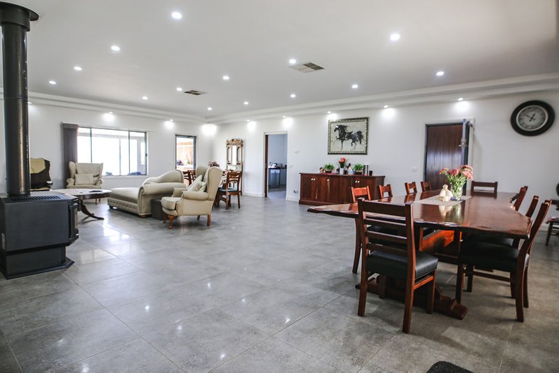 Photo - 44 Telephone Road, Deniliquin NSW 2710 - Image 5