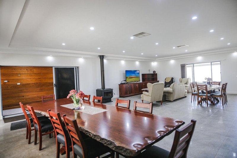 Photo - 44 Telephone Road, Deniliquin NSW 2710 - Image 6