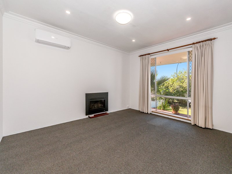 Photo - 44 Thorpe Street, Rockingham WA 6168 - Image 3