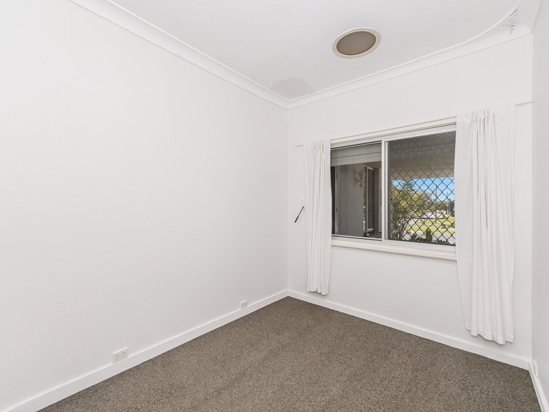 Photo - 44 Thorpe Street, Rockingham WA 6168 - Image 13