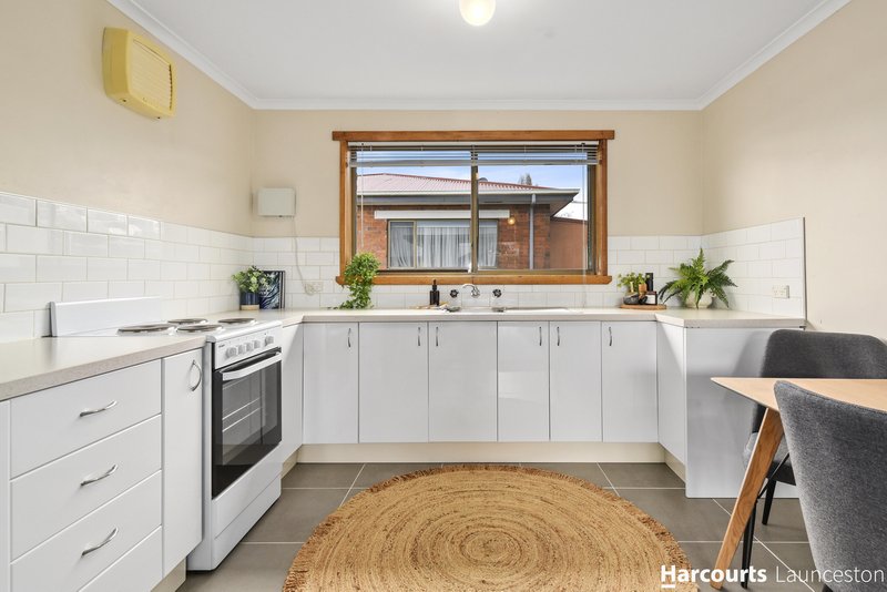 Photo - 4/4 Valley Street, Trevallyn TAS 7250 - Image 3