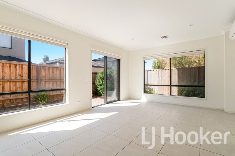 Photo - 44 Waldorf Avenue, Point Cook VIC 3030 - Image 6