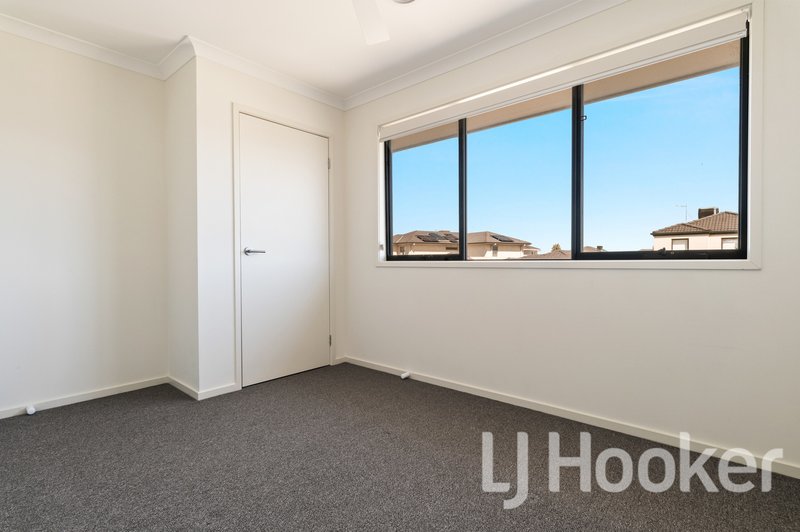 Photo - 44 Waldorf Avenue, Point Cook VIC 3030 - Image 8
