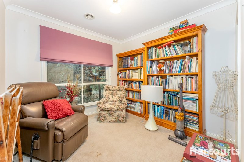 Photo - 44 Walker Drive, Drouin VIC 3818 - Image 9