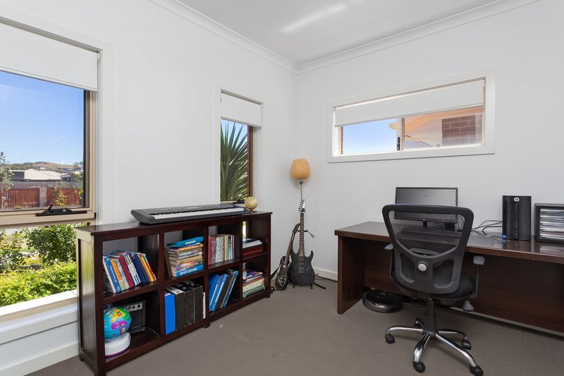 Photo - 44 Wallabalooa Street, Ngunnawal ACT 2913 - Image 11