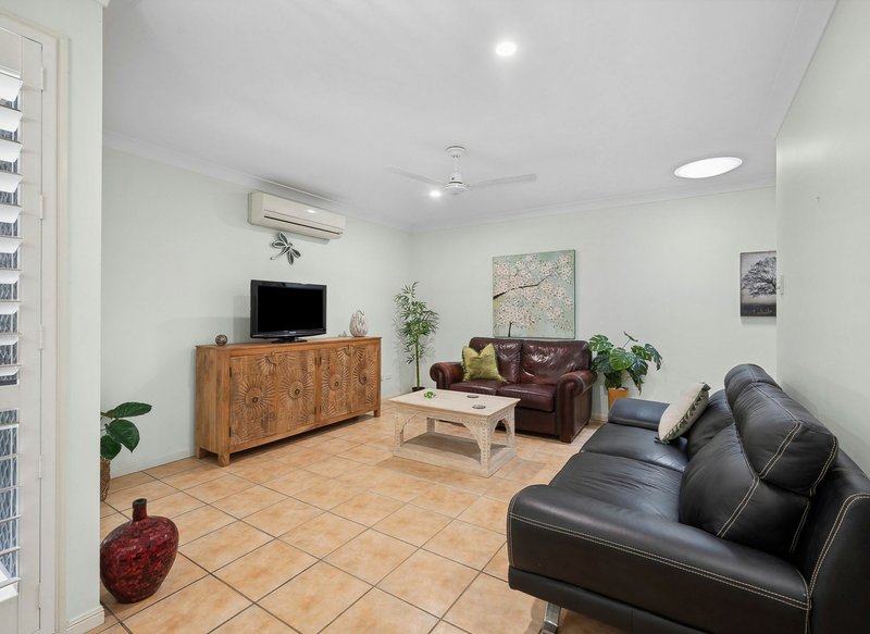 Photo - 44 Wattlebird Drive, Twin Waters QLD 4564 - Image 2