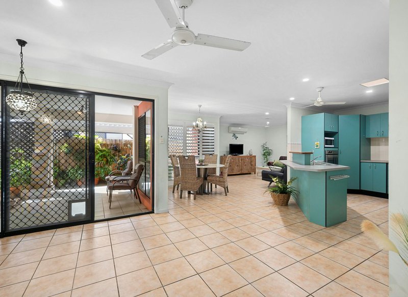 Photo - 44 Wattlebird Drive, Twin Waters QLD 4564 - Image 5