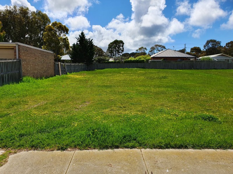 44 Wattlehill Grove, St Leonards VIC 3223