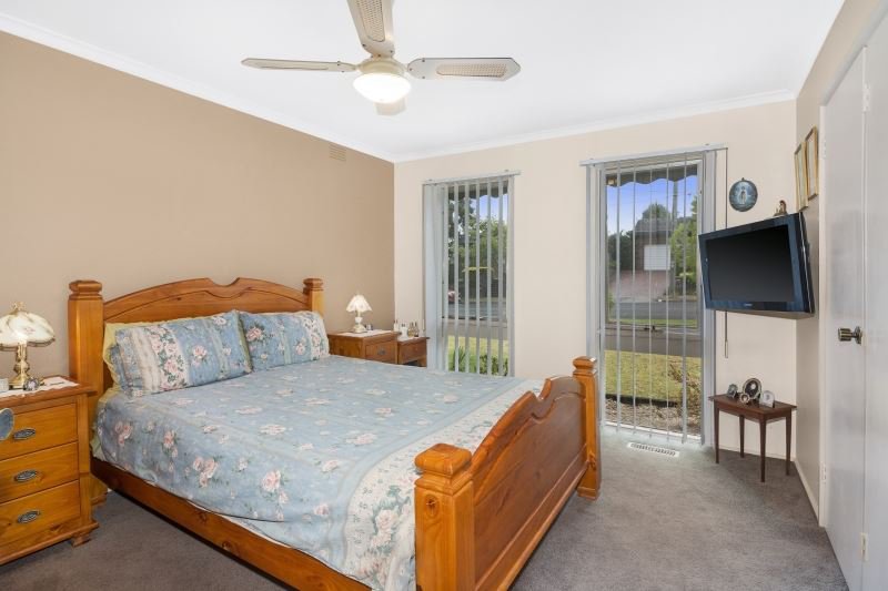 Photo - 44 Weeden Drive, Vermont South VIC 3133 - Image 17