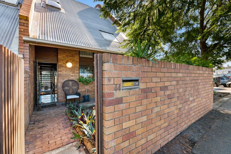 Photo - 44 Wellington Road, Red Hill QLD 4059 - Image 13