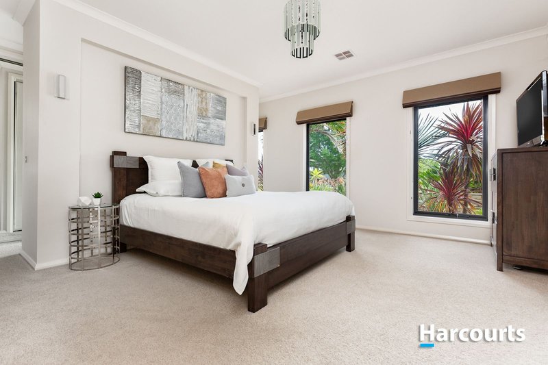 Photo - 44 West Vista Place, Narre Warren North VIC 3804 - Image 7