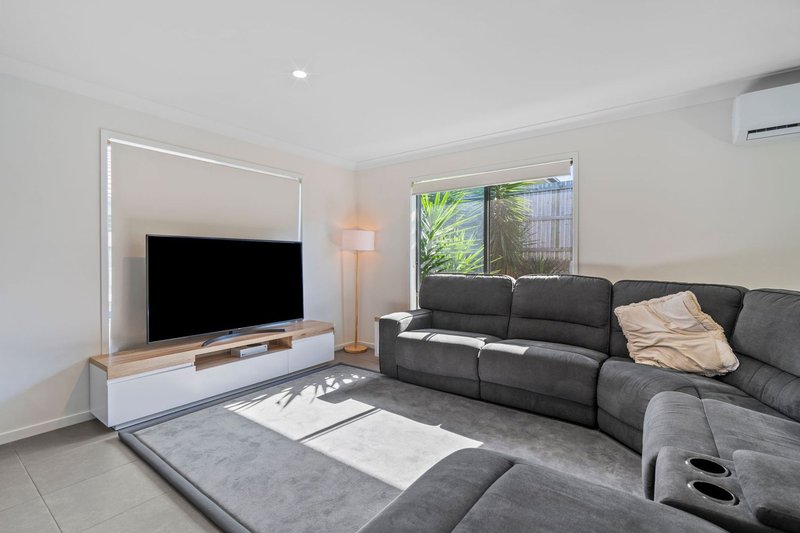 Photo - 44 Whitehaven Street, Burpengary QLD 4505 - Image 7