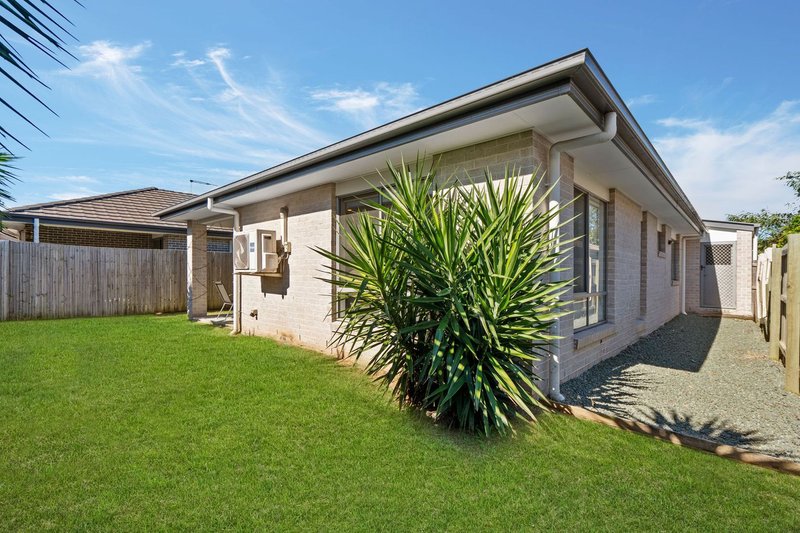 Photo - 44 Whitehaven Street, Burpengary QLD 4505 - Image 14