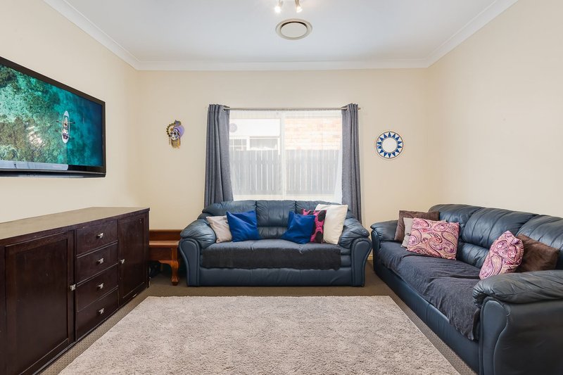 Photo - 44 William Terrace, Oxley QLD 4075 - Image 2