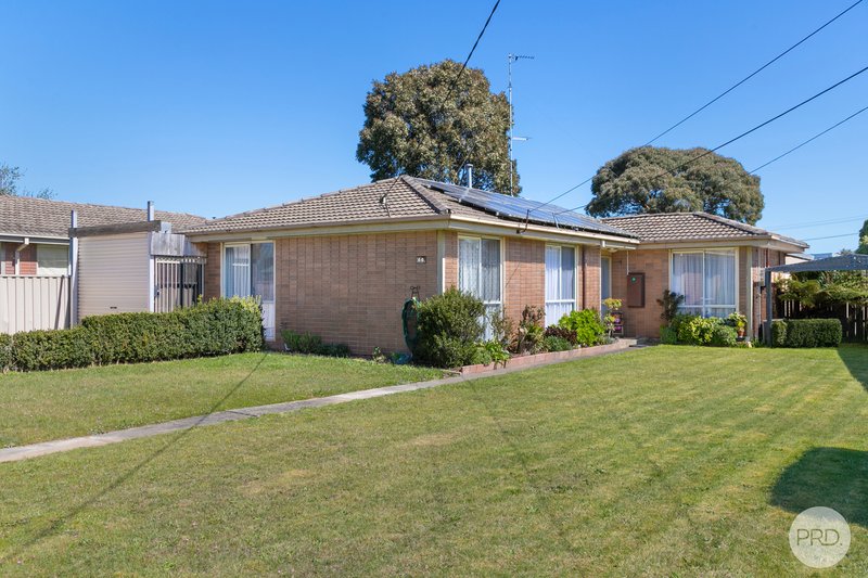 Photo - 44 Willow Grove, Wendouree VIC 3355 - Image 1