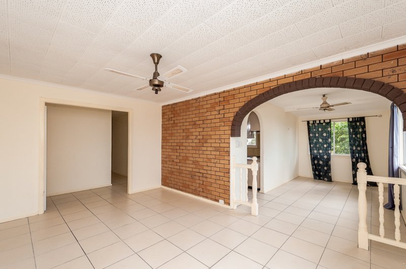 Photo - 44 Wistari Street, Clinton QLD 4680 - Image 2