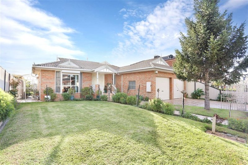 44 Woolnough Drive, Mill Park VIC 3082