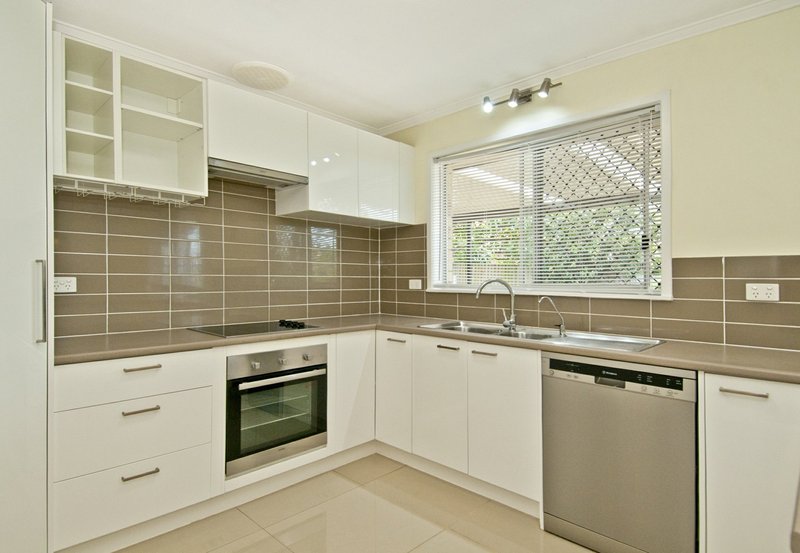 Photo - 44 Yan Yean Street, Beenleigh QLD 4207 - Image 5