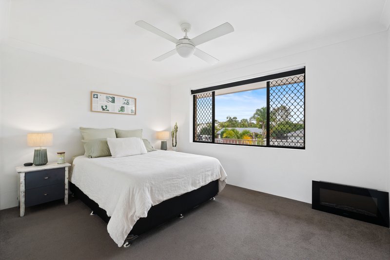 Photo - 4/40 Oceanic Drive, Mermaid Waters QLD 4218 - Image 8