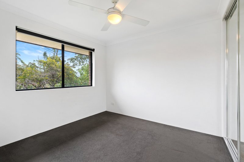 Photo - 4/40 Oceanic Drive, Mermaid Waters QLD 4218 - Image 10
