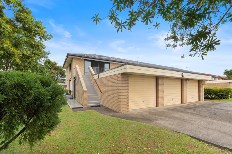 Photo - 4/40 Oceanic Drive, Mermaid Waters QLD 4218 - Image 12