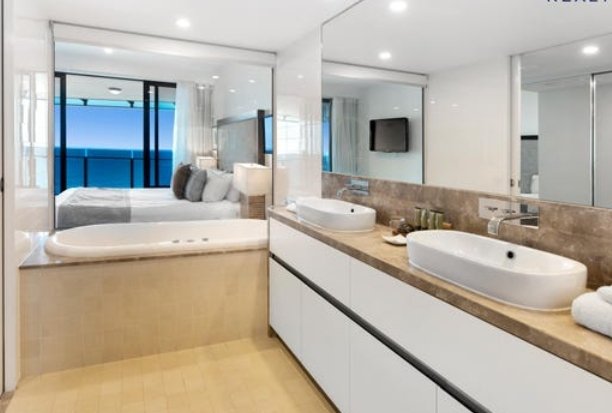 Photo - 4402/4 The Esplanade Street, Surfers Paradise QLD 4217 - Image 4